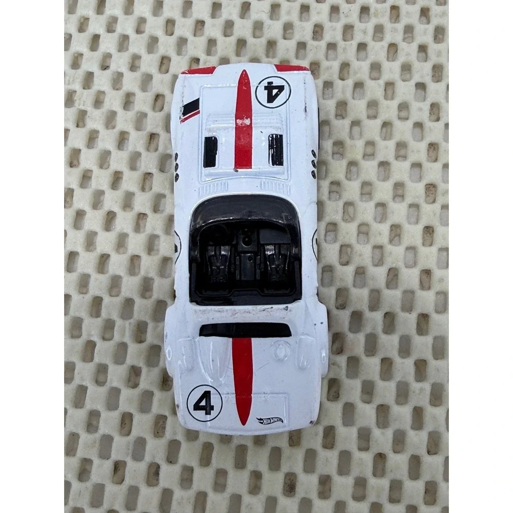 Hot Wheels 1963 Corvette Grand Sport Roadster White Red Stripe 4 Diecast Car EUC